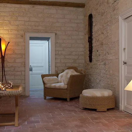 Chateau Sainte Colombe * Saint-Geniès-des-Mourgues