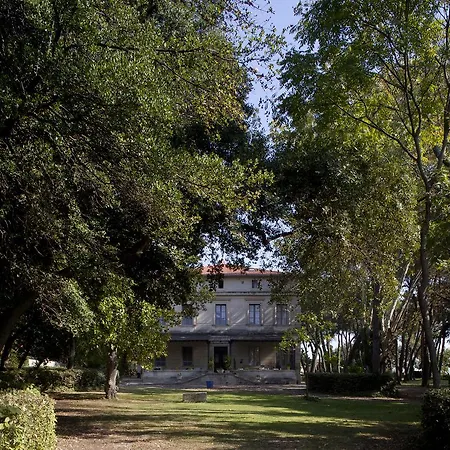 Chateau Sainte Colombe Saint-Geniès-des-Mourgues