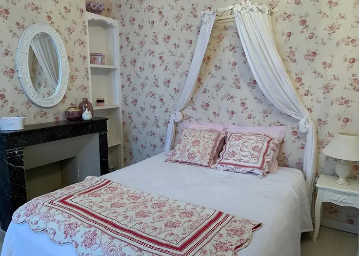 Chateau Sainte Colombe Saint-Geniès-des-Mourgues